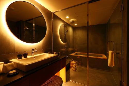 Deluxe Twin Room 202