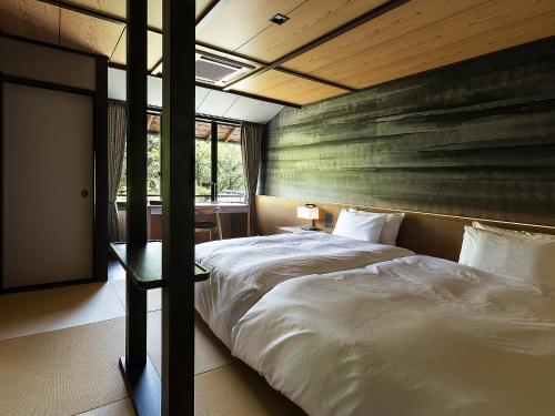 Suite Room 201