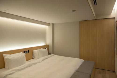 Superior Twin Room with River View - Non-Smoking