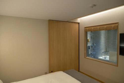 Superior Twin Room with River View - Non-Smoking