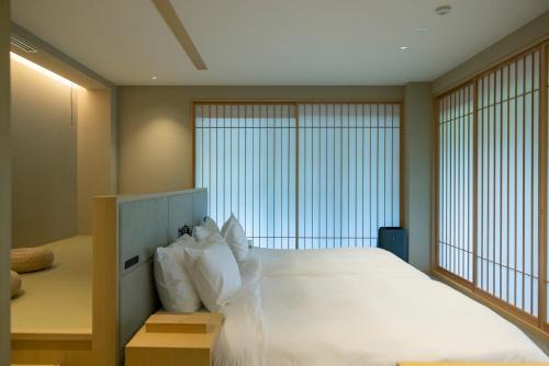 Junior Suite Twin with Garden View - Non-Smoking