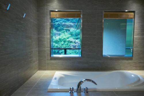 Junior Suite Twin with Garden View - Non-Smoking
