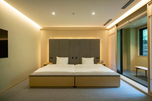 Signature Suite - Non-Smoking