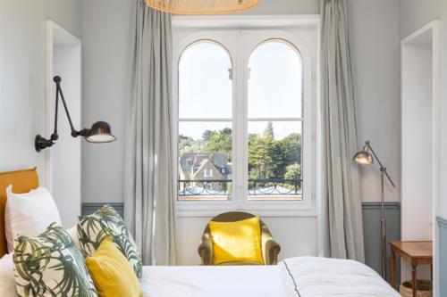 Double or Twin Room with View (main building)