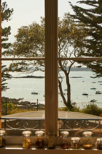 Deluxe Double or Twin Room with Sea View (main building)