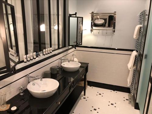 King Suite with Sea View