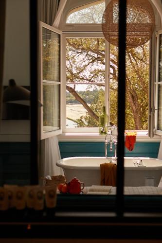 King Suite with Sea View