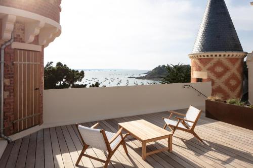 King Suite with Sea View