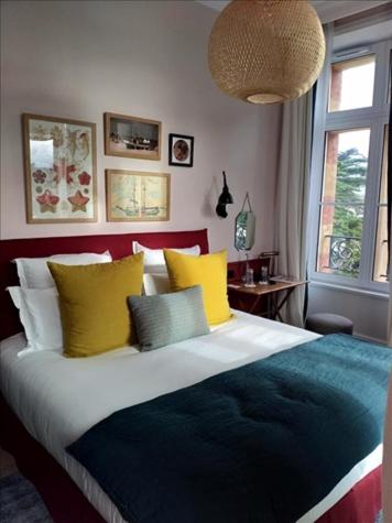 Double or Twin Room with View (main building)