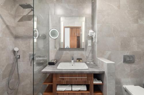 Superior Double or Twin Room with Lake View