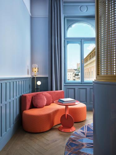 Studio King Suite with Street View