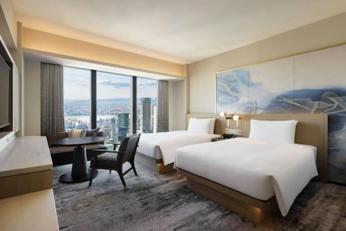 Scenic Twin Room with Two Double Beds and City View - High Floor