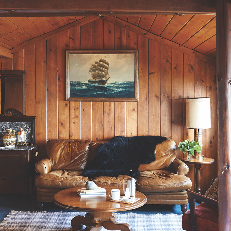 Lodge Captain's Suite w/ Shared Bathroom
