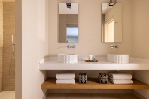 Deluxe Room with Sea View