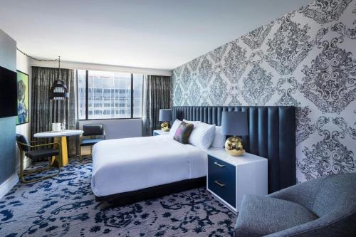 Classic King Room - Mobility Accessible with Roll-in Shower
