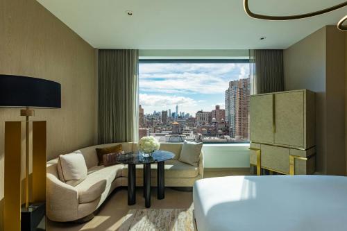 Manhattan King Room with Tub - High Floor/Mobility Accessible