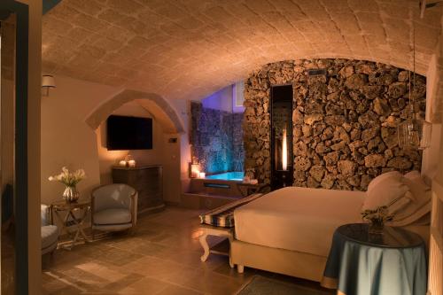 Suite with Hot Tub - Separate Building