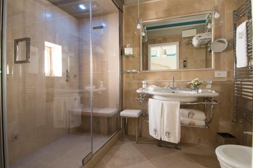 Superior King Suite - separate building