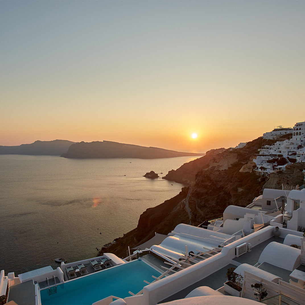 La Perla Villas & Suites