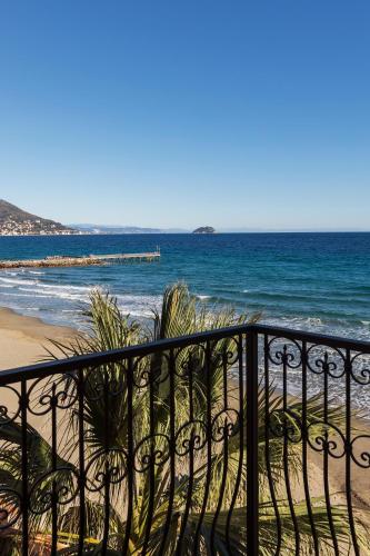 Deluxe Double Room with Balcony and Sea View