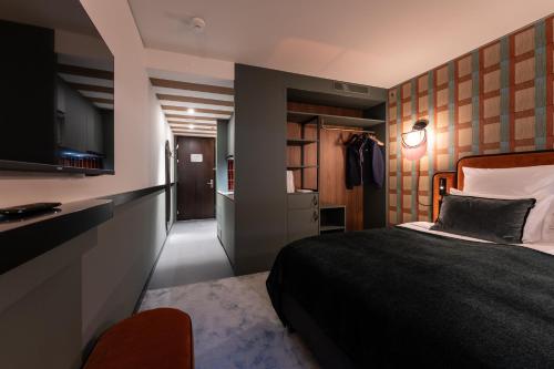 Superior Signature Double Room