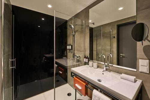 Double Room with View