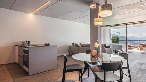 Deluxe Two-Bedroom Apartment with Garden View