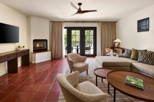 1 Bedroom Suite, 1 King, Sofa bed, Resort view, Balcony (Mobility Accessible w/ Roll-in Shower)