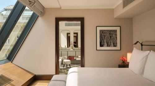 St. Peters Suite