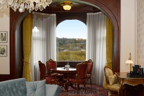 One Bedroom King Suite