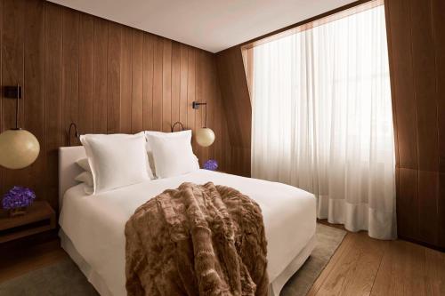 Newman One-Bedroom Queen Suite