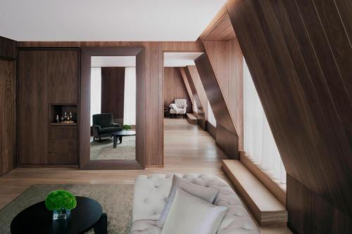 Premier King Suite with Terrace