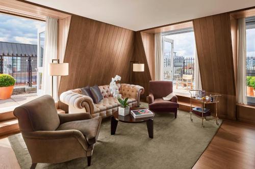 Premier King Suite with Terrace