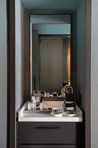 Standard Guest Room, 1 King - Mobility Accessible with Transfer Shower