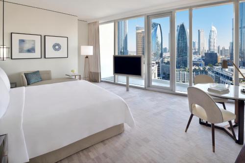 Premier Burj Khalifa View Room – Exclusive Access to Level 54 Infinity Pool