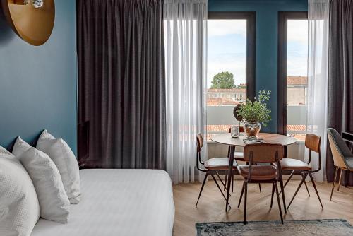 Prestige Suite