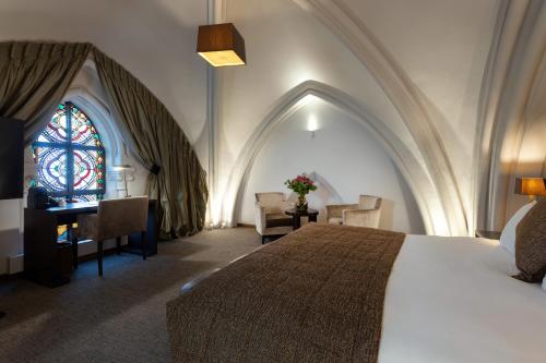 Deluxe Junior Suite in Church area