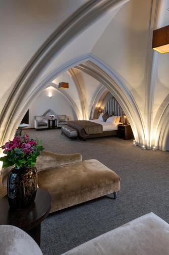 Deluxe Junior Suite in Church area