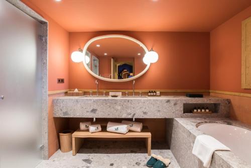 Junior Suite with Valley View