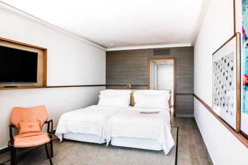 Premium Beachfront Contemporary Twin Room