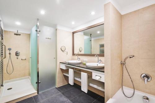 Premium Beachfront Contemporary Twin Room