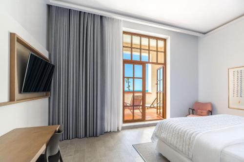 Grand Premium Beachfront Historic King Room