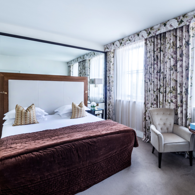 Classic Room - 1 King Bed 