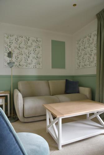 King Room with Garden View