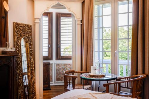 Classic Room at the Chateau