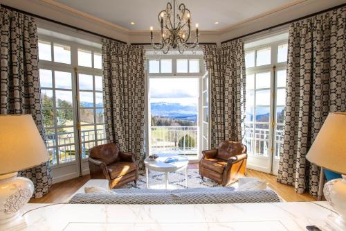 Junior Suite with Mountain View -  Chateau