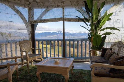 Junior Suite with Mountain View -  Chateau
