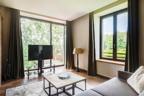 Luxe Suite with Mountain View - Maison des Ecureuils (annex)
