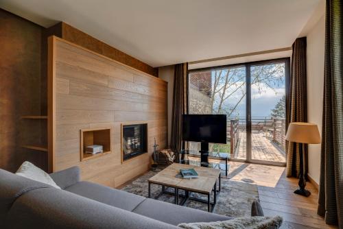Luxe Suite with Mountain View - Maison des Ecureuils (annex)