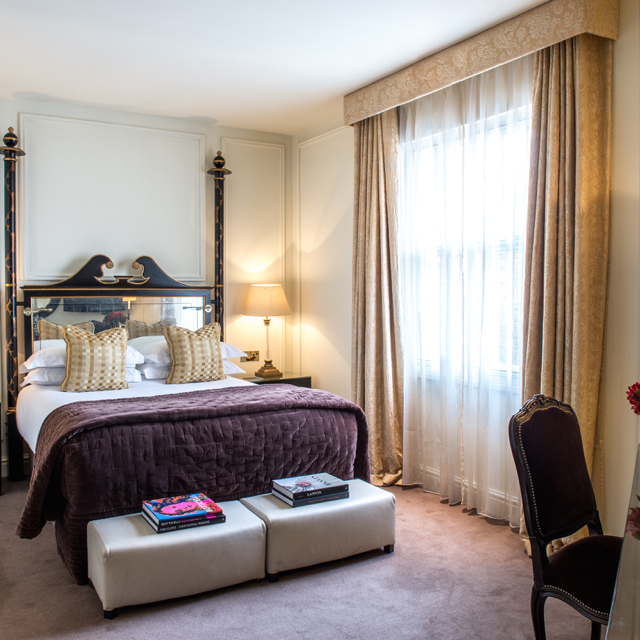 Deluxe Room - 1 King Bed
